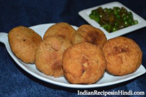 matar kachori, peas kachori in Hindi, मटर की कचौरी