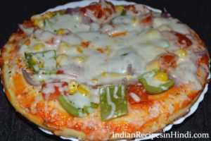 onion tomato capsicum pizza, pyaaz tamatar aur mushroom ka pizza, pizza image in Hindi